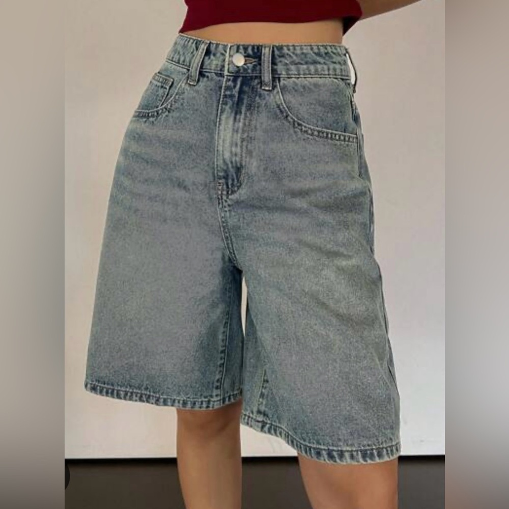 DAZY Women's Casual Slant Pocket Mid-Waist Wide Leg Denim shorts